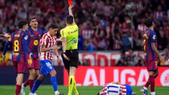 أتلتيكو مدريد يعترض على تحكيم مباراة برشلونة ويصفه بالتحيز الواضح